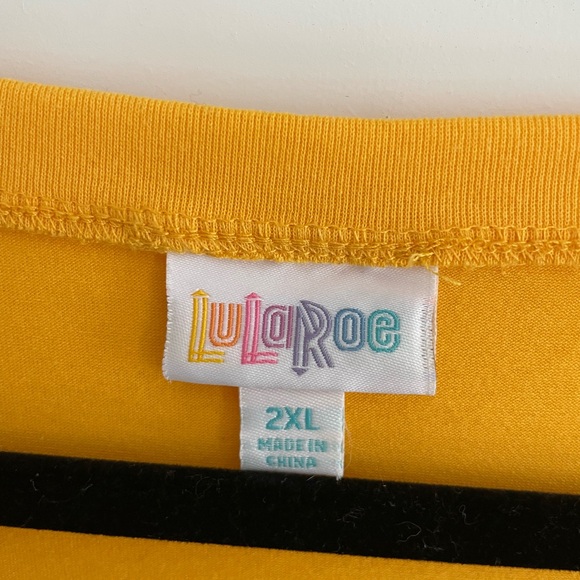 LulaRoe Tee - Picture 3 of 4